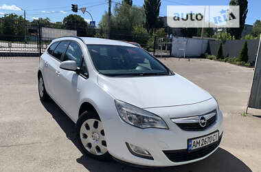 Универсал Opel Astra 2011 в Житомире