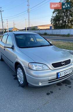 Седан Opel Astra 2008 в Бучі