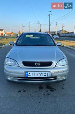 Седан Opel Astra 2008 в Бучі