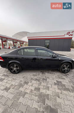 Седан Opel Astra 2013 в 