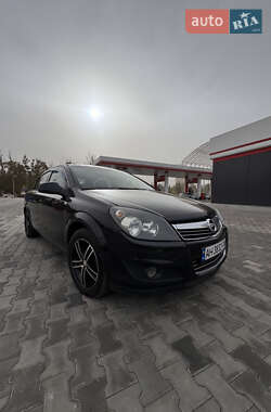 Седан Opel Astra 2013 в 