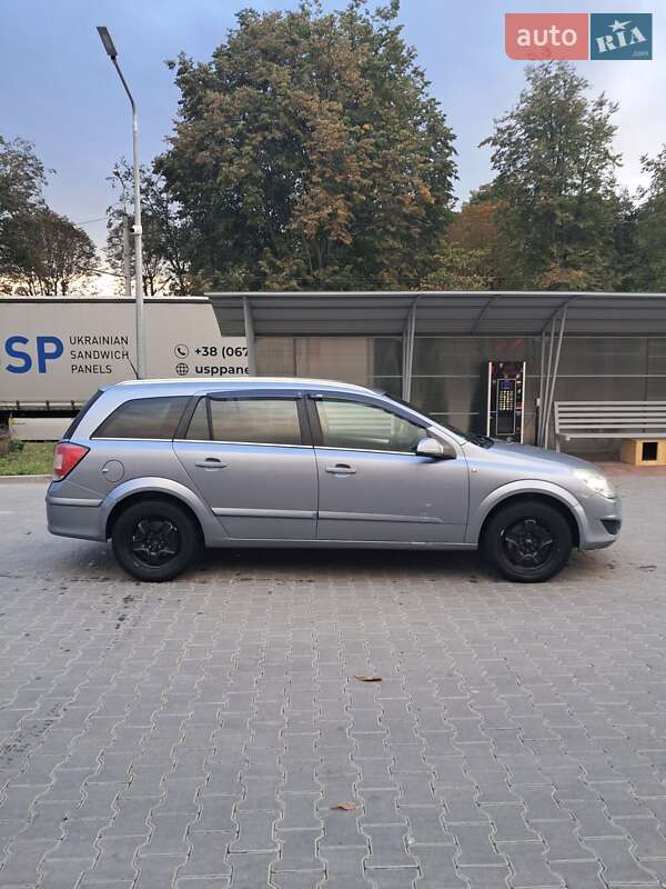 Универсал Opel Astra 2008 в Виньковцах