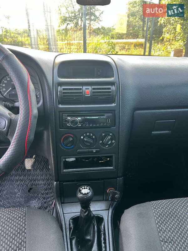 Седан Opel Astra 2007 в Бориславе