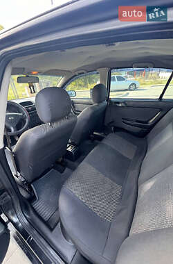 Седан Opel Astra 2007 в 