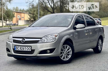 Седан Opel Astra 2007 в Львові