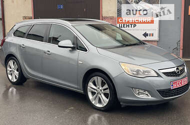 Универсал Opel Astra 2010 в Калуше