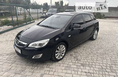 Хэтчбек Opel Astra 2011 в Львове