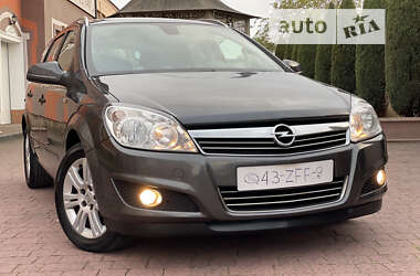 Універсал Opel Astra 2010 в Стрию