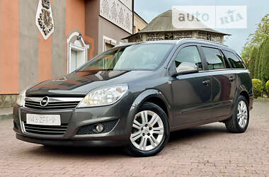 Універсал Opel Astra 2010 в Стрию