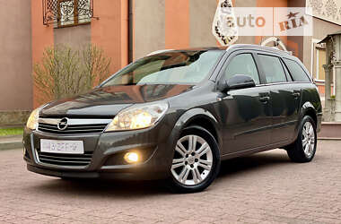 Універсал Opel Astra 2010 в Стрию