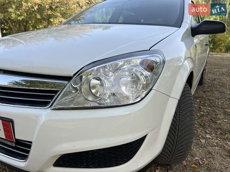 Универсал Opel Astra 2010 в Нежине фото 19 Универсал Opel Astra 2010 в Нежине