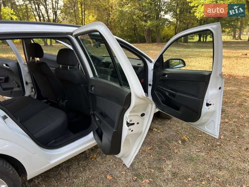 Универсал Opel Astra 2010 в Нежине фото 25 Универсал Opel Astra 2010 в Нежине