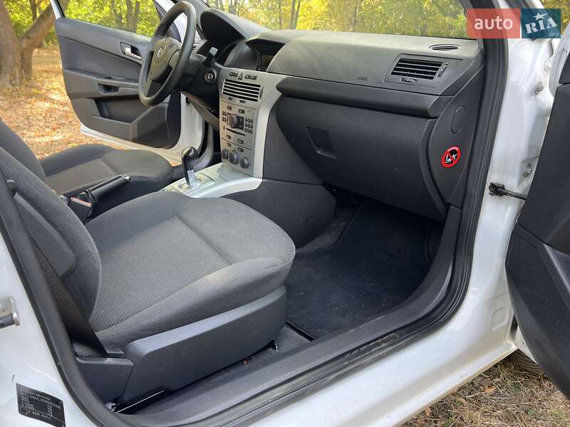 Универсал Opel Astra 2010 в Нежине фото 30 Универсал Opel Astra 2010 в Нежине