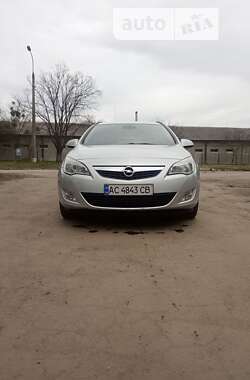 Универсал Opel Astra 2012 в Луцке