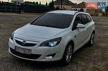 Універсал Opel Astra 2011 в 
