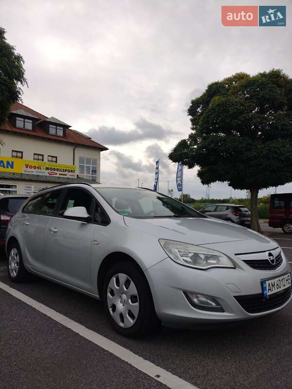 Opel Astra 2012