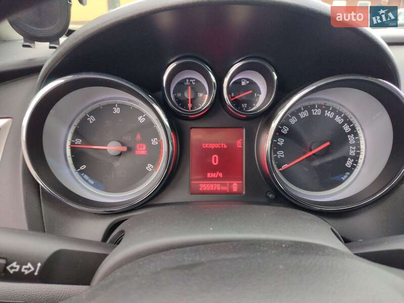 Универсал Opel Astra 2012 в Житомире
