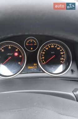 Универсал Opel Astra 2010 в 