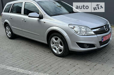 Універсал Opel Astra 2008 в Луцьку