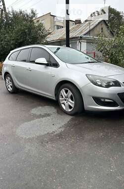 Универсал Opel Astra 2015 в Ровно