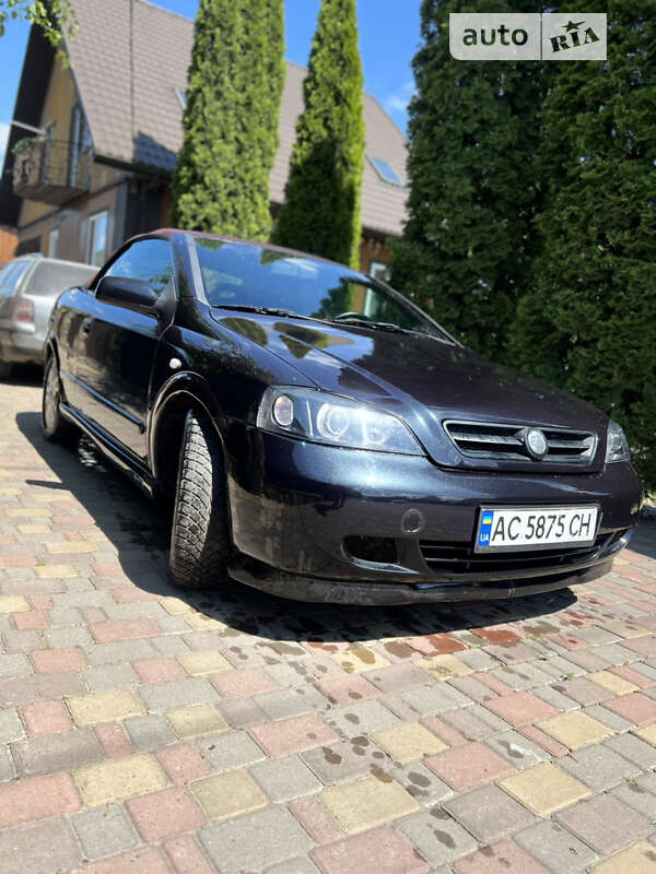 Кабриолет Opel Astra 2003 в Вараше