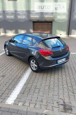 Хетчбек Opel Astra 2013 в Івано-Франківську