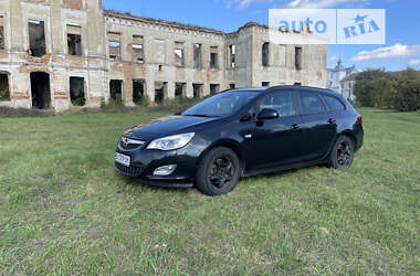 Універсал Opel Astra 2011 в Ізяславі