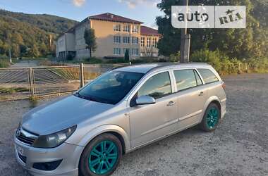 Универсал Opel Astra 2005 в Надворной