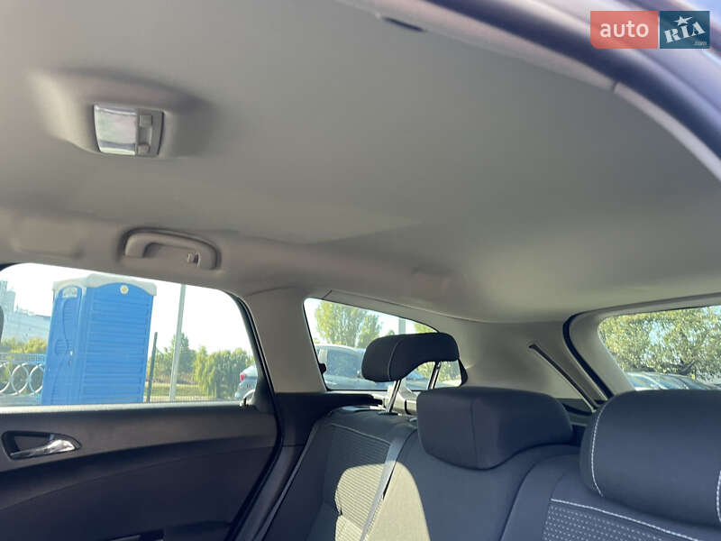 Универсал Opel Astra 2012 в Киеве