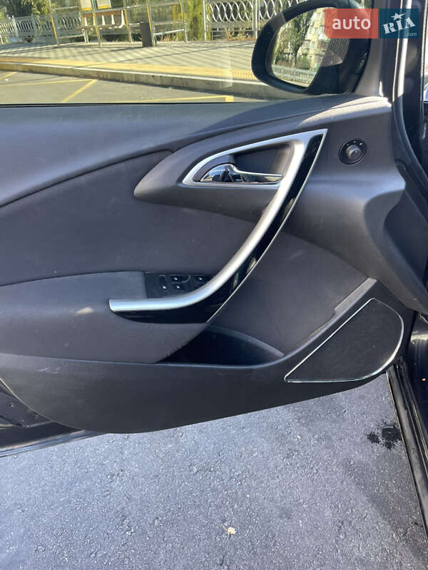 Универсал Opel Astra 2012 в Киеве
