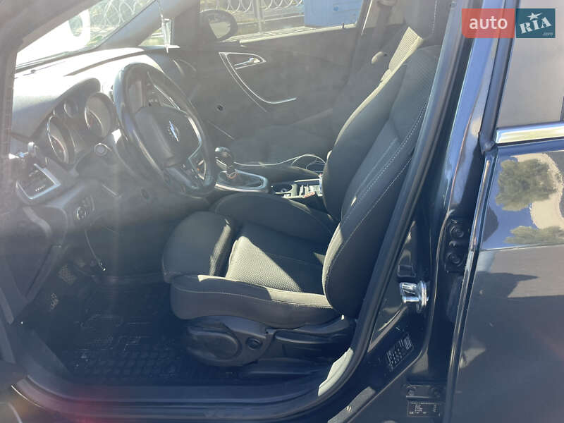 Универсал Opel Astra 2012 в Киеве