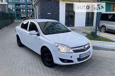 Седан Opel Astra 2012 в Житомирі