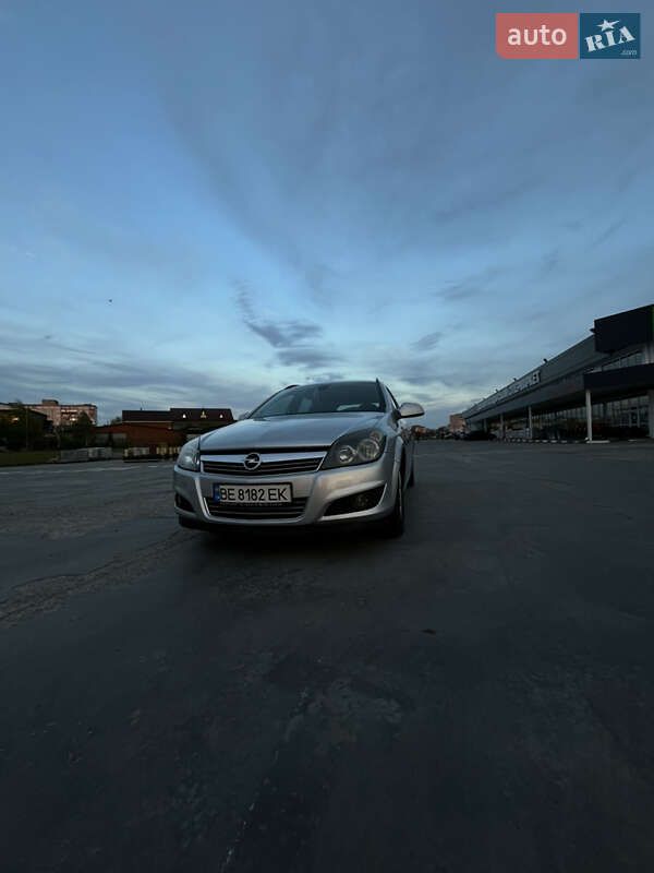 Opel Astra 2010