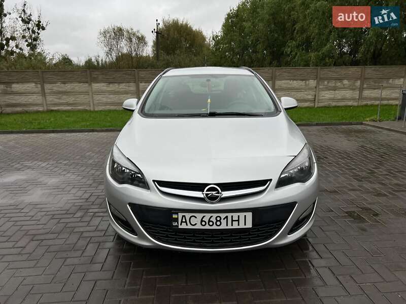 Универсал Opel Astra 2013 в Луцке