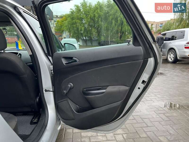 Универсал Opel Astra 2013 в Луцке