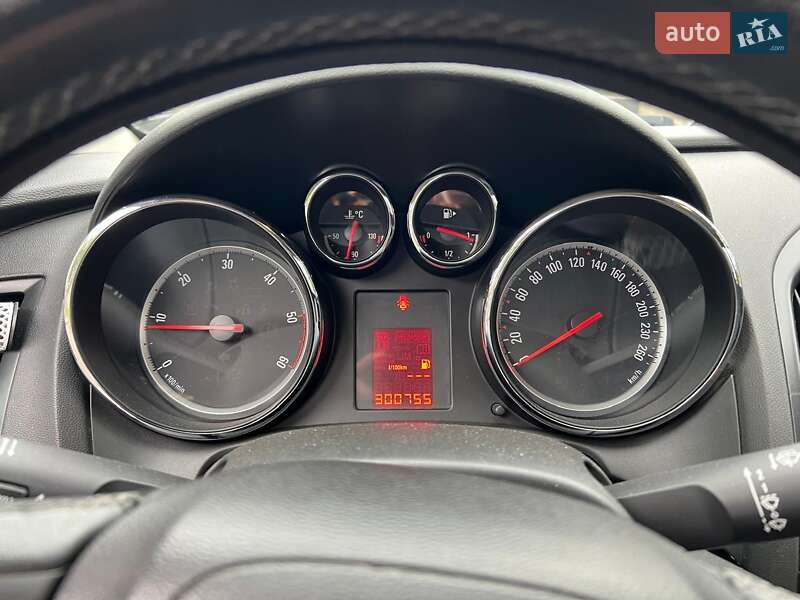 Универсал Opel Astra 2013 в Луцке
