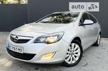 Универсал Opel Astra 2012 в Дрогобыче