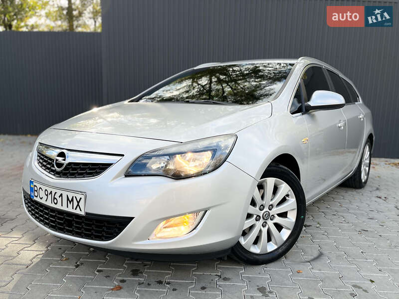 Opel Astra 2012
