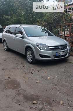 Универсал Opel Astra 2010 в Хмельницком