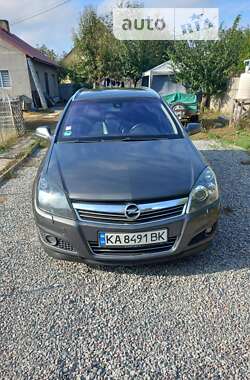 Універсал Opel Astra 2010 в Глевасі