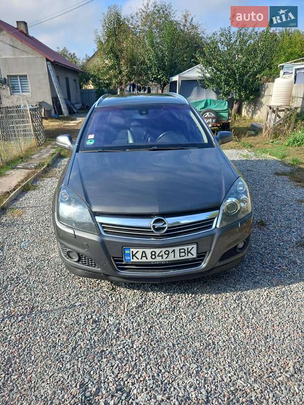 Opel Astra 2010