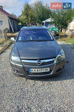 Универсал Opel Astra 2010 в 