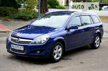 Універсал Opel Astra 2011 в Умані