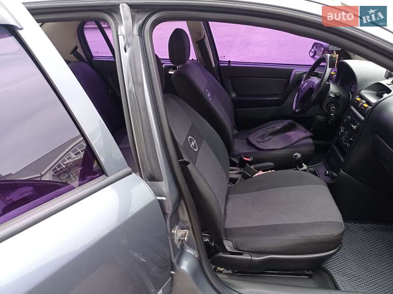 Седан Opel Astra 2008 в Верховине