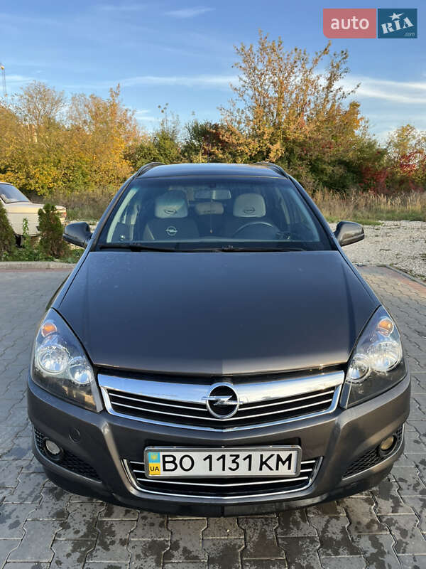Opel Astra 2012