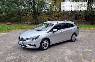 Универсал Opel Astra 2017 в Львове