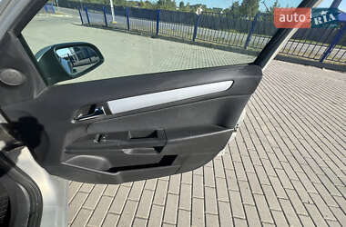 Универсал Opel Astra 2006 в 