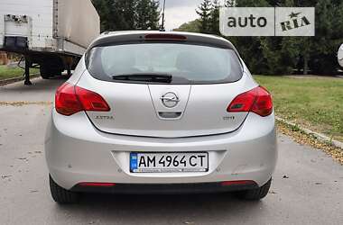 Хэтчбек Opel Astra 2010 в Бердичеве