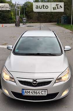 Хэтчбек Opel Astra 2010 в Бердичеве