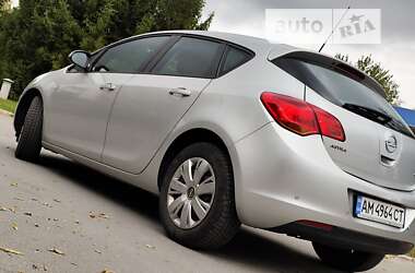 Хэтчбек Opel Astra 2010 в Бердичеве